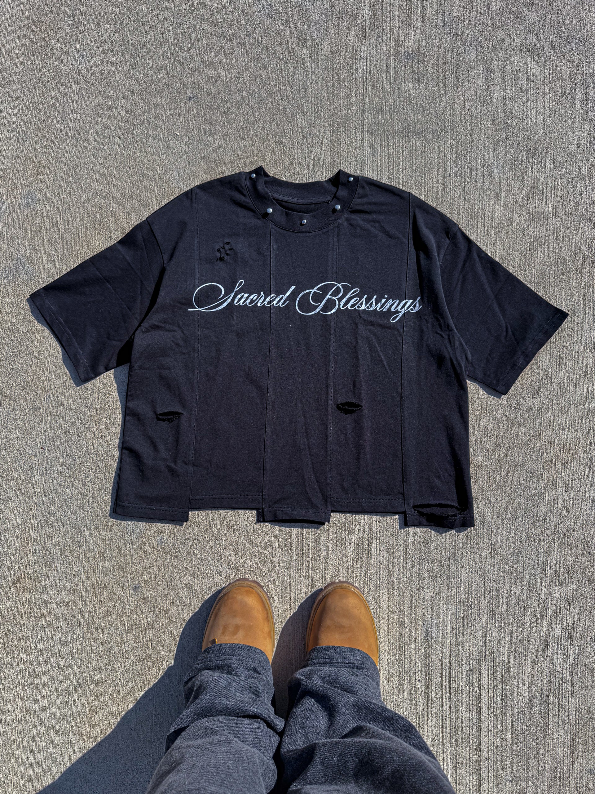 BLESSINGS UNEVEN HEM T-SHIRT