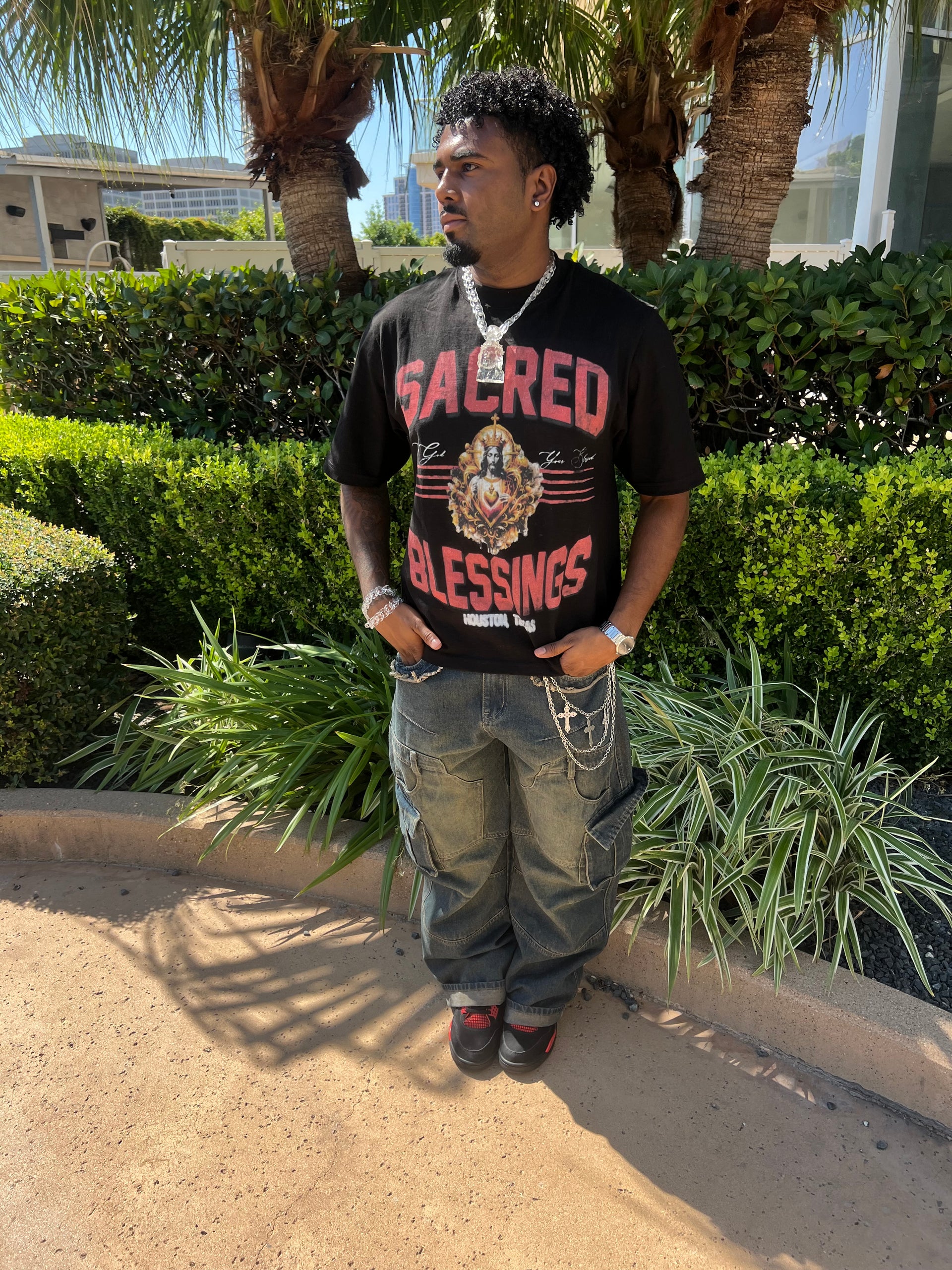 “HTX SACRED HEART“ black